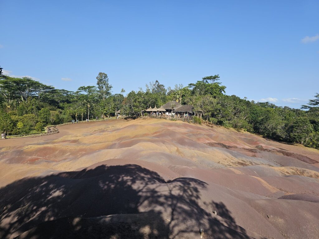 seven colored earth chamarel 