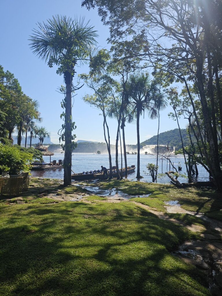 waku lodge canaima