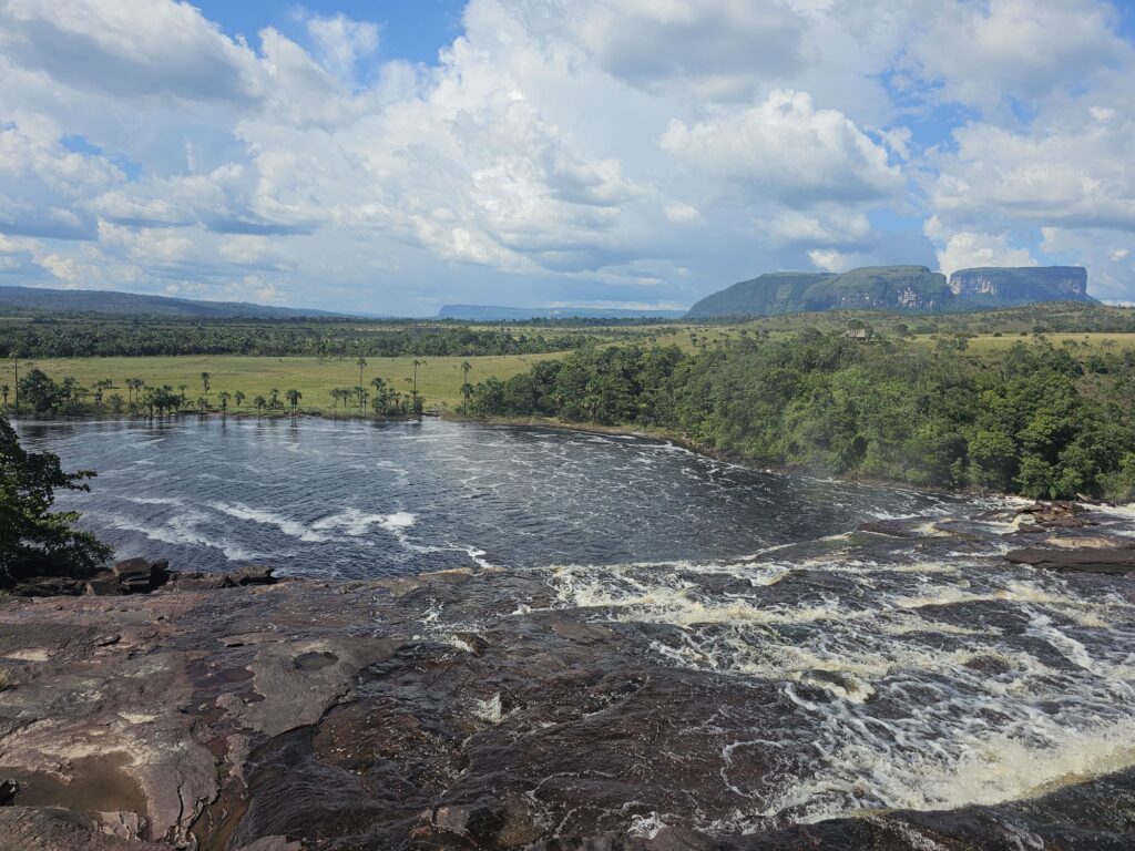 waterfall sapo view venezuela