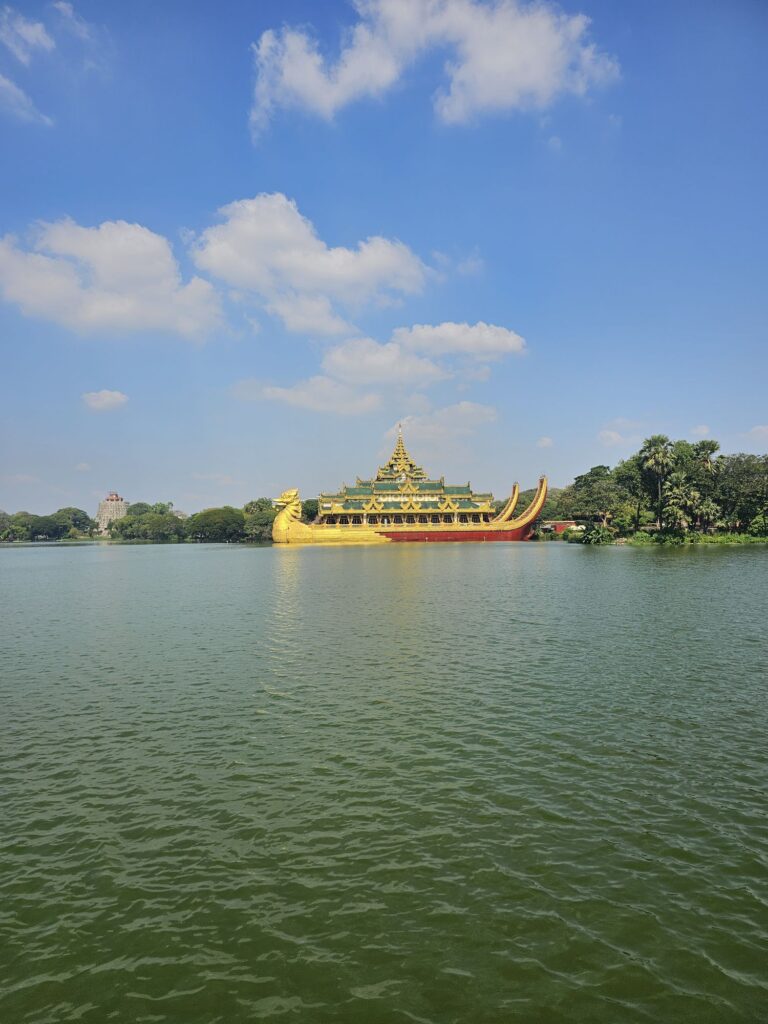 karaweik palace yangon myanmar